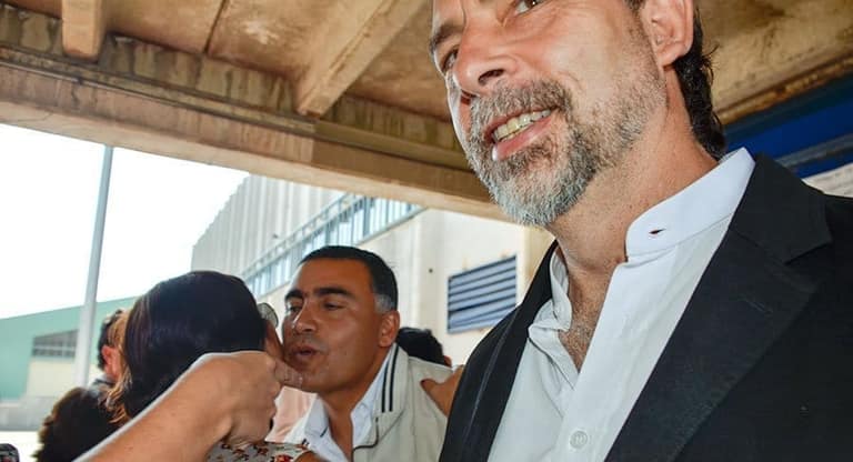 ¿Está el senador intentado bajar a Vittori?