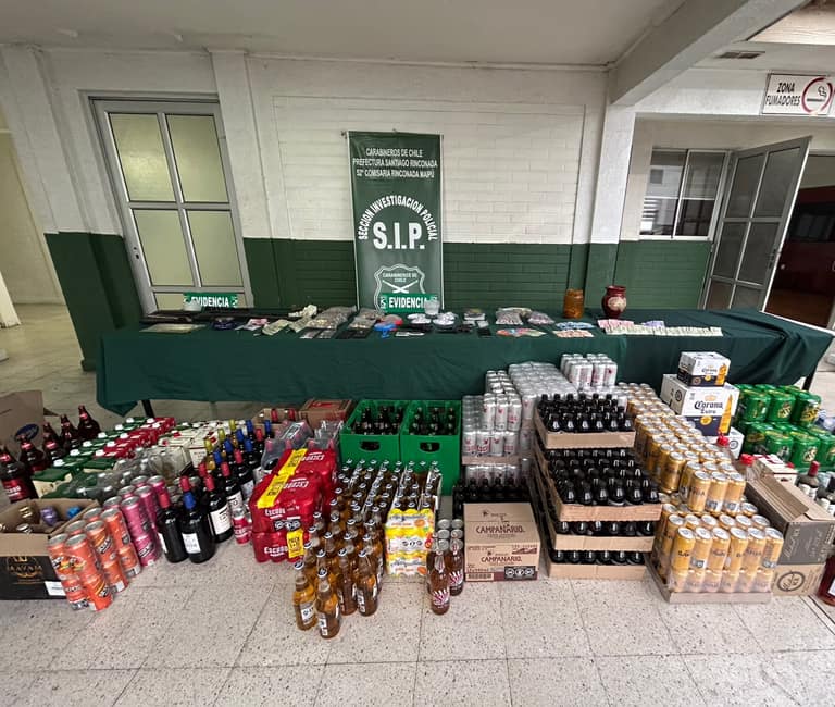 Carabineros desarticula tres puntos de venta de droga en Maipú y detiene a cuatro personas