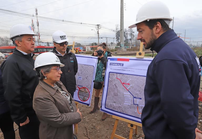 Ministra MOP y alcalde de Maipú anuncian obras de solución definitiva en Canal Santa Marta 2