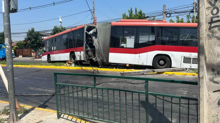 Choque bus Red