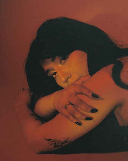 Barbarai: el proyecto musical de la maipucina Bárbara Curilén