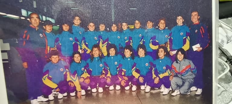 Isabel Berríos, primera entrenadora de fútbol mujer en el país: “Estoy esperanzada de que las mujeres puedan amar esta actividad como la amo yo”