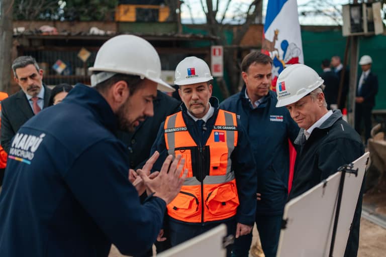 Presidente Kast visita Maipú para inspeccionar primera etapa de entubamiento del Canal Santa Marta