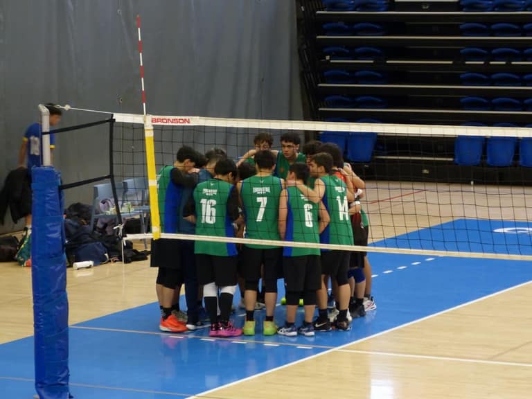 Colegio Terraustral Oeste de Maipú se corona campeón invicto y asciende a la División de Honor del vóley escolar