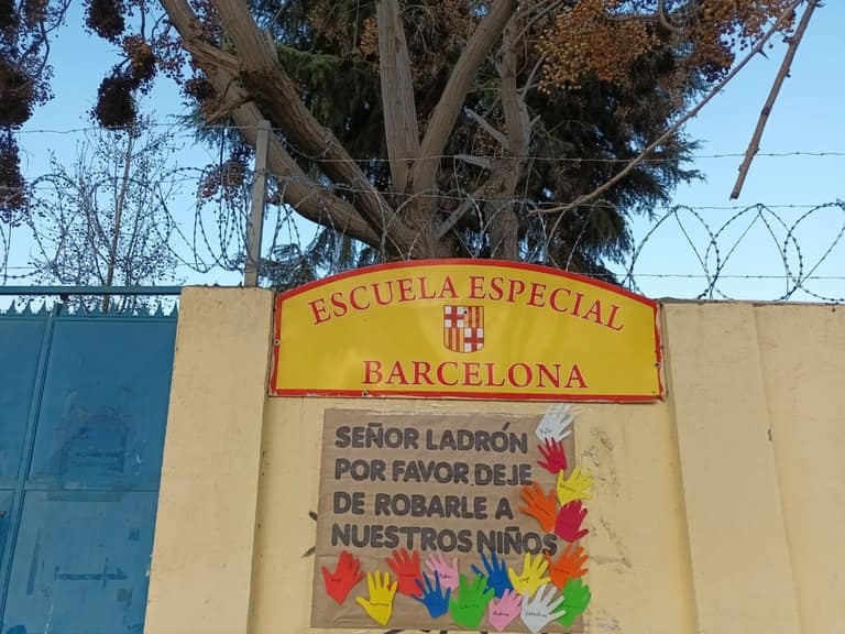 «Señor ladrón, por favor, deje de robarle a nuestros niños»: Escuela de Maipú ha sufrido 4 robos en menos de dos semanas
