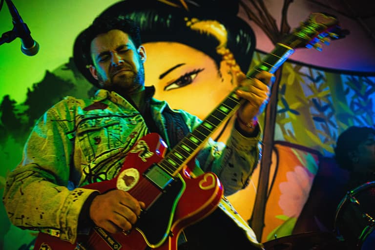 Los Necesarios: la banda maipucina que une la psicología con el rock