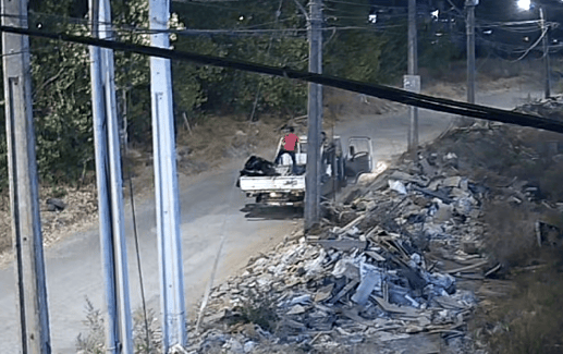 Maipú presentará querella contra quienes convierten calle Las Industrias en vertedero ilegal