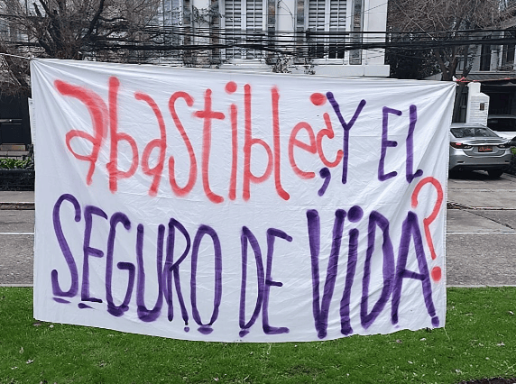 Trabajadores de empresa contratista de Abastible en Maipú mantienen huelga: denuncian falta de seguridad para transporte de gas a granel