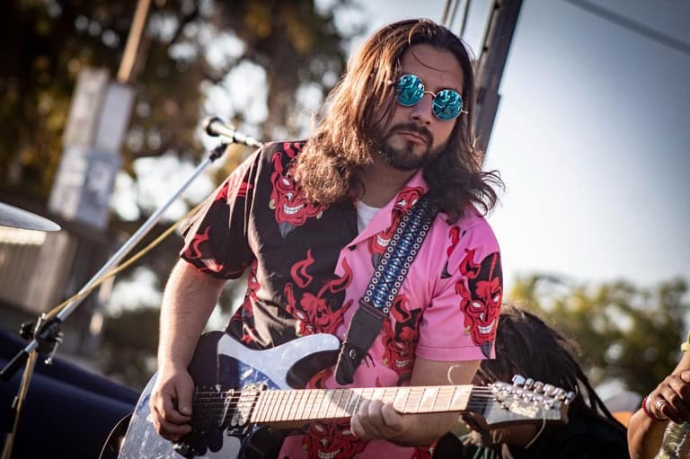Cristian, guitarrista Adictos al Mambo