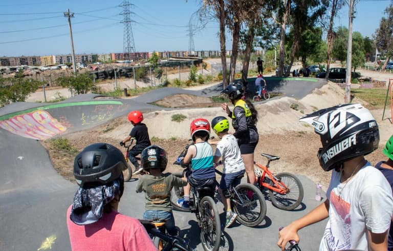 Maipú Sobre Ruedas: La escuela de ciclismo gratuita de la comuna