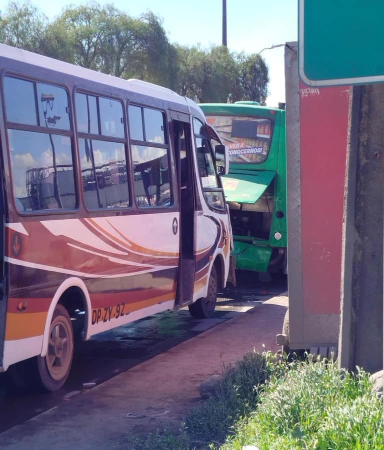 Choque entre dos buses en Camino Melipilla deja 14 lesionados en Maipú