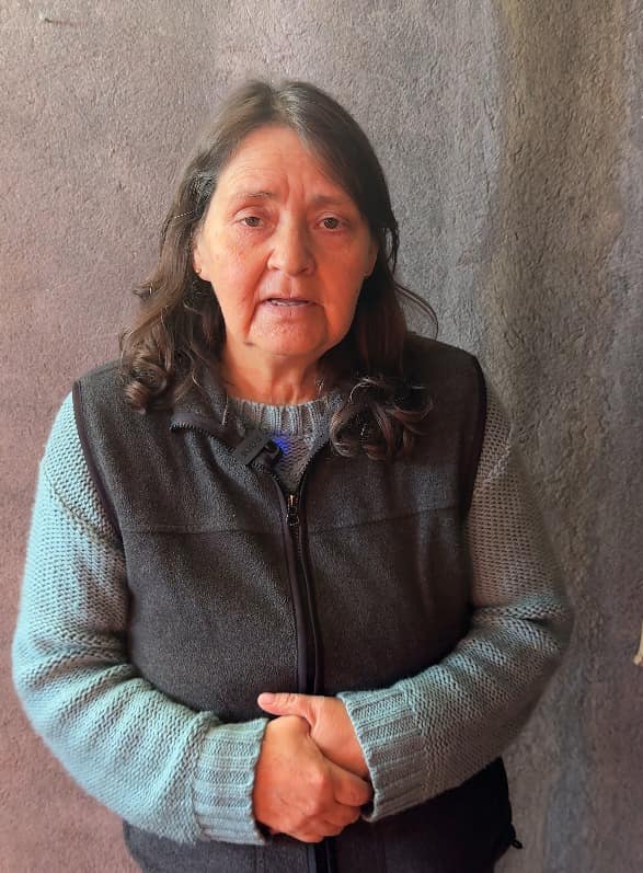 Con riesgo eléctrico: Vecina de Villa el Sol de Maipú lleva más de una semana con filtraciones de agua lluvia en su casa
