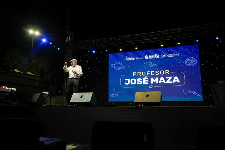 profe jose maza en plaza de maipu