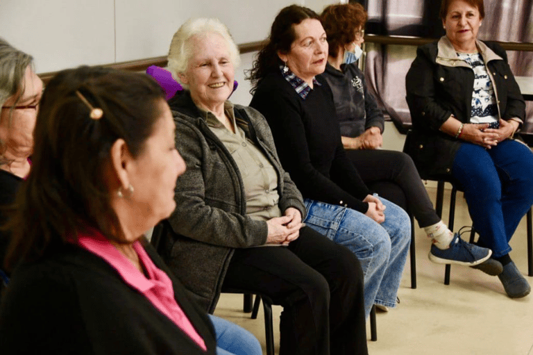 Círculo de Mujeres Mayores por el mes de personas mayores