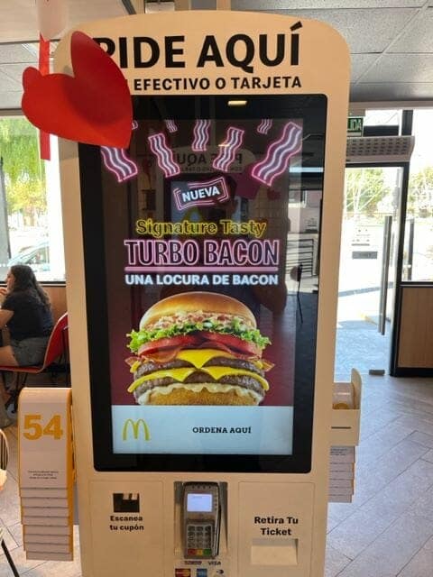 Kiosco en MCDonalds Maipú