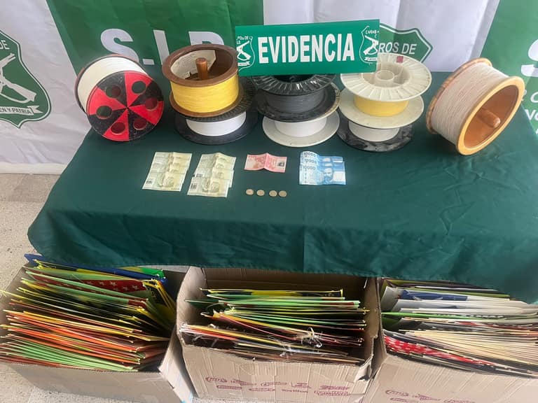 Detienen a hombre por venta de hilo curado en Parque Tres Poniente de Maipú: incautan volantines, carretillas y dinero en efectivo