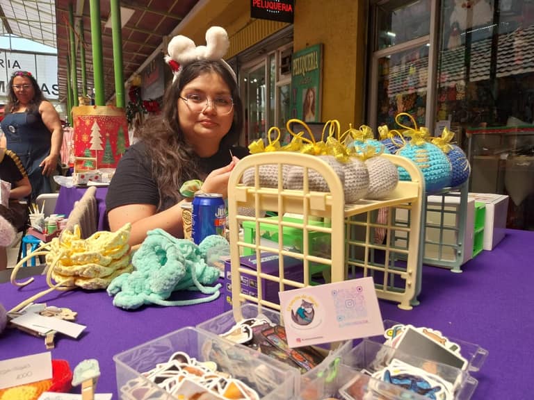 Agrupación «Farol Colonial» organiza Feria Navideña en la Galería Las Palmeras