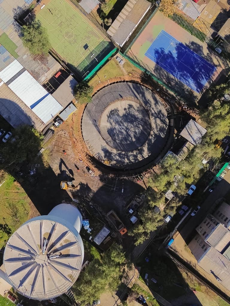 Avanza obras del estanque «El Tranque»: duplicará la capacidad de almacenamiento de agua y fortalecerá la seguridad hídrica para miles de familias de Maipú