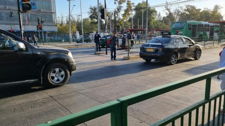 #SOSMaipú Reportan accidente en Avenida 5 de Abril: una persona atropellada