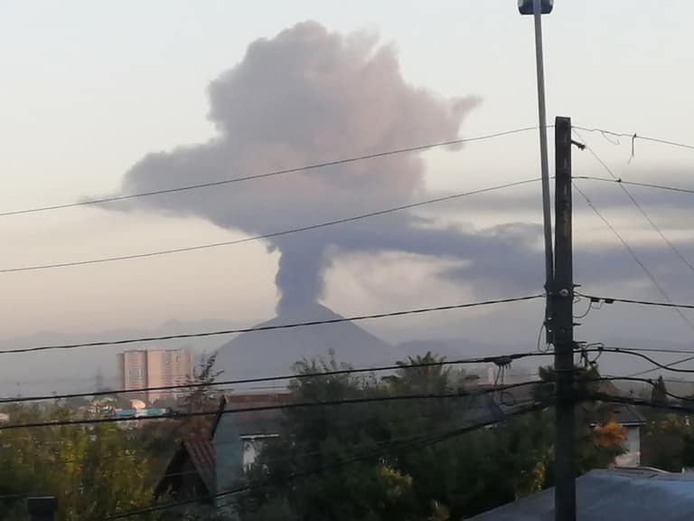 [Fotos] Incendio en Quilicura: así se ve desde Maipú