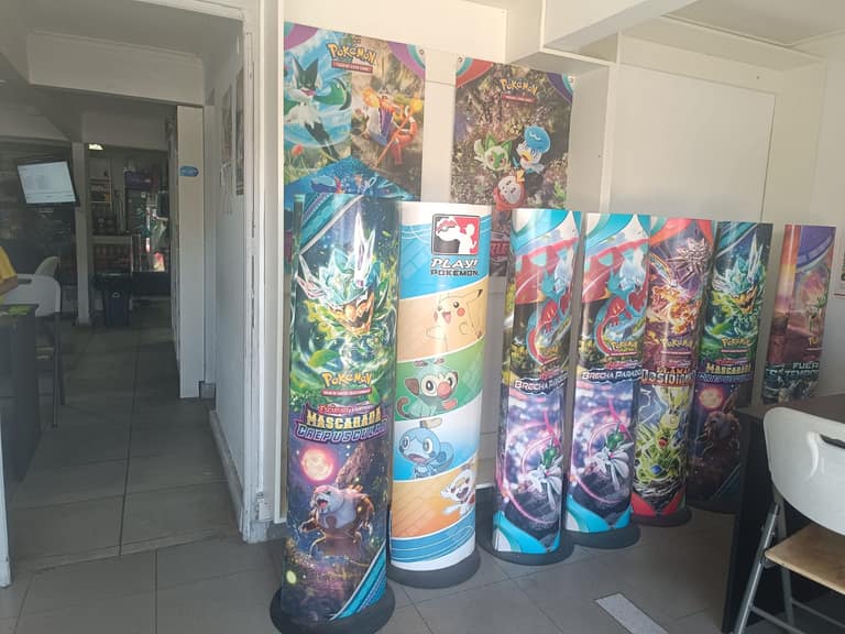 El recorrido de los juegos de mesa y TCG Pokemon en Maipú: más que tiendas, una comunidad