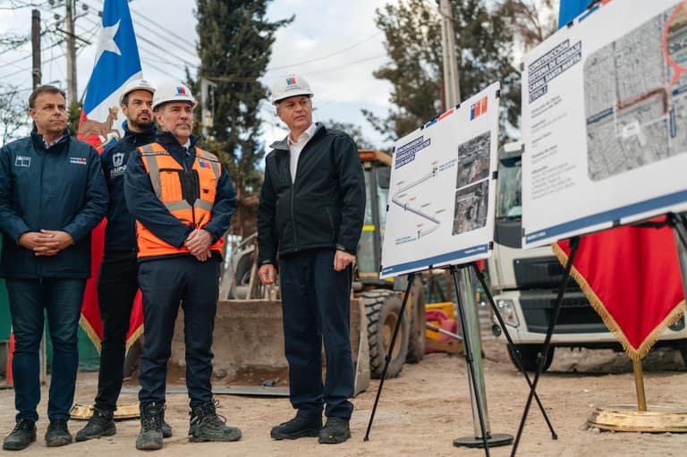 Presidente Kast visita Maipú para inspeccionar primera etapa de entubamiento del Canal Santa Marta