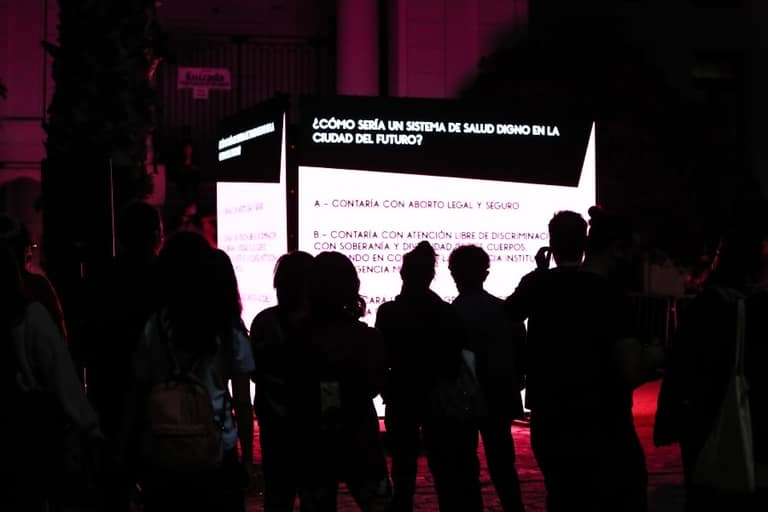 LasTesis y Delight Lab presentan este domingo actividad en Plaza de Maipú