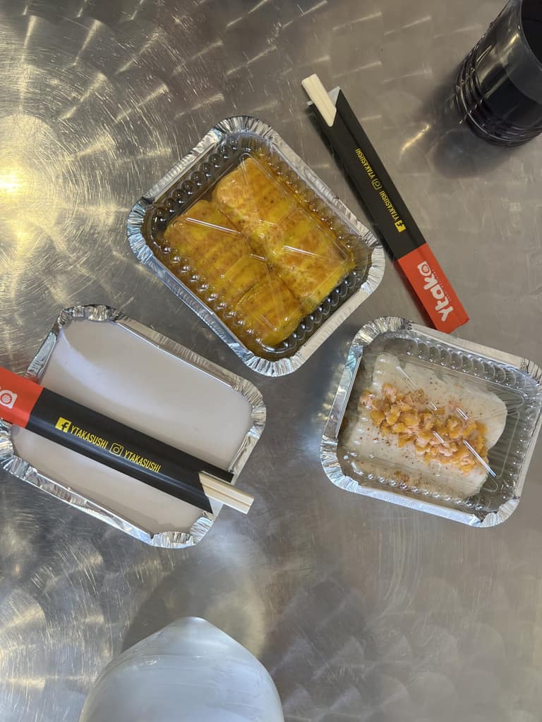 No es Japón ni busca serlo: Una tarde de Ytaka Sushi en Maipú