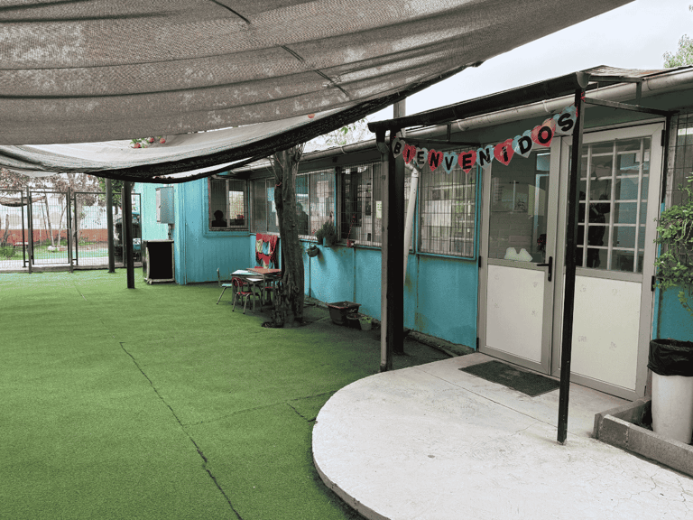 Funcionarias del Cesfam Maipú se manifiestan por cierre de centro infantil: advierten que traslado afectaría el cuidado de decenas de niños