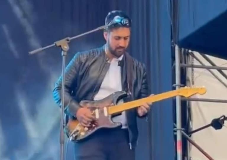 Ariel Díaz, guitarrista Orquesta Bohemia Latina
