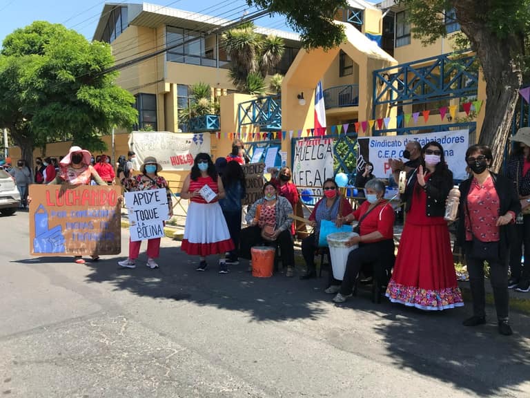 Los miembros del sindicato n°1 acudieron a la huelga vestidos de rojo, el color de la solidaridad.
