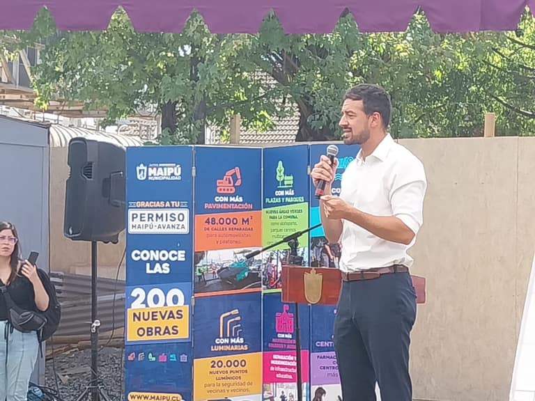 Se instaló la primera piedra de la tercera Farmacia Municipal en Ciudad Satélite