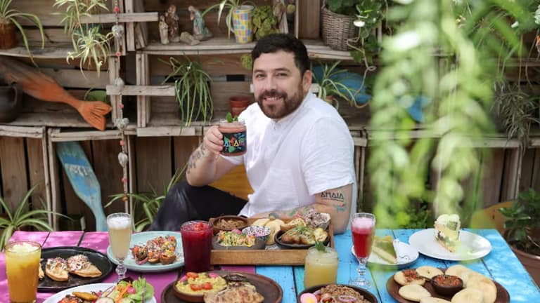 Iván Zambra en AMAIA Restaurante. Créditos: La Tercera.