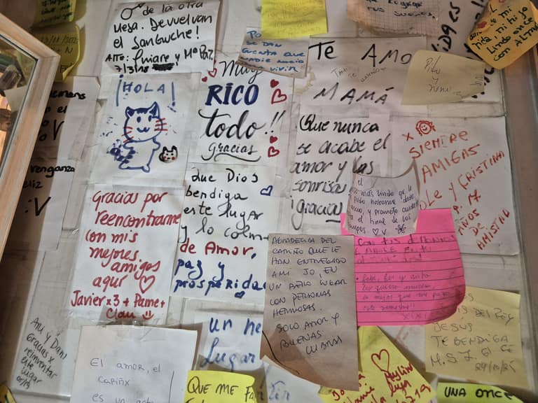El refugio donde el tiempo se detiene: Así es «Sabores con Alma», la mística tetería escondida en Maipú
