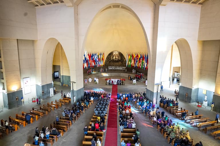 Municipio, Ejército y Templo Votivo celebraron tradicional Te Deum de Acción de Gracias de Fiestas Patrias en Maipú