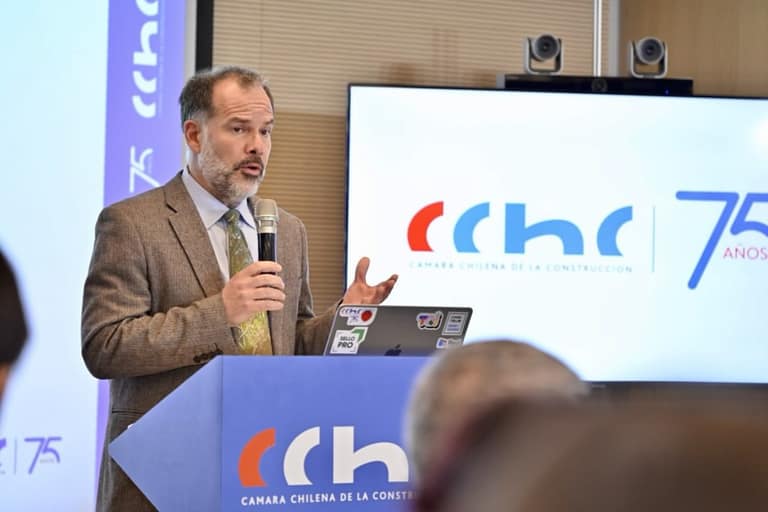 CChC y municipios de la RM presentan avances de Revi, la herramienta que agiliza permisos de edificación con Inteligencia Artificial