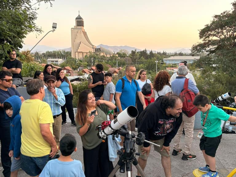 Observación astronómica en Maipú
