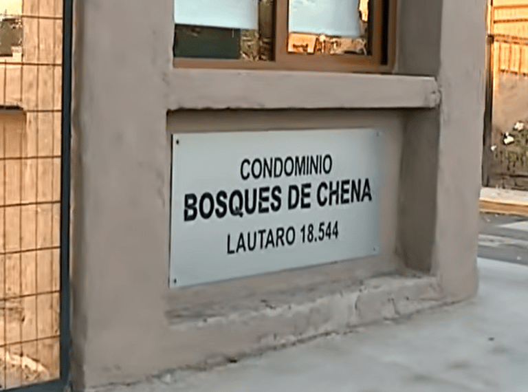 violento turbazo en condomio Bosques de Chena. Foto: 24 Horas.