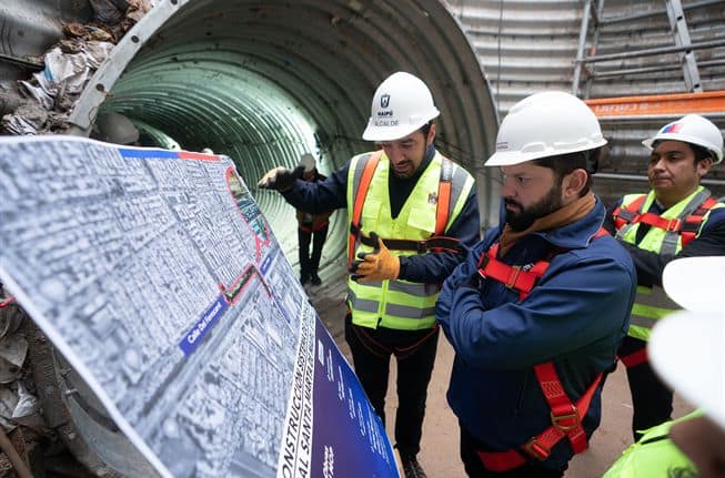 Presidente Gabriel Boric junto a alcalde Tomás Vodanovic en mayo de 2025 visitaron obras de Canal Santa Marta.