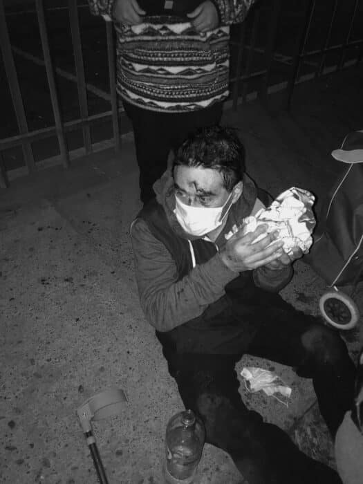 padre de javiera cae calle mal estado