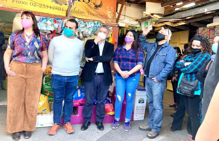 autoridades en feria artesanal de Maipú