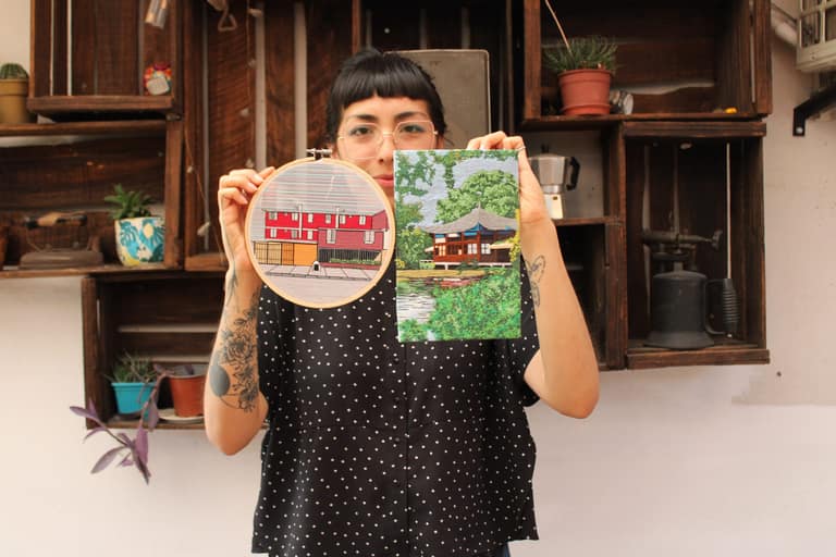 Paula Huenchumil: la artista maipucina que triunfa con sus bordados
