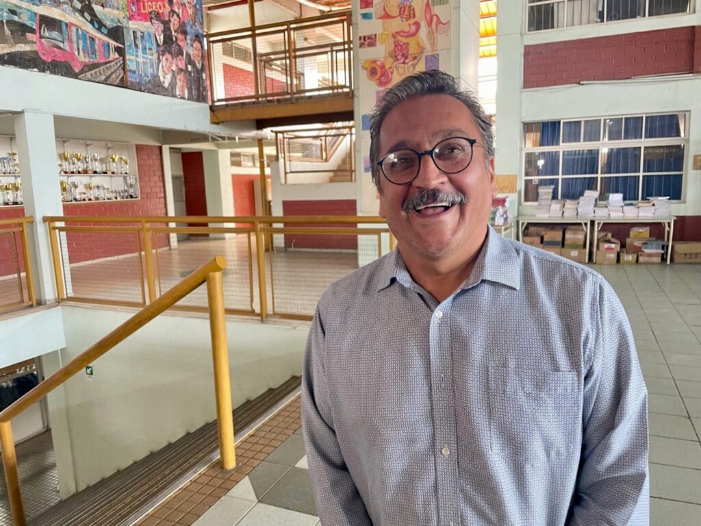 Carlos Fernández, Director Liceo Nacional de Maipú