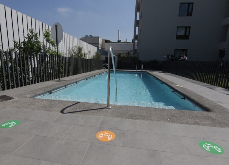 Piscina corriente eléctrica