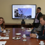 Alcaldesa Cathy Barriga sostuvo reunión en ENEL para agilizar trabajos del Corredor Rinconada 1 Captura de pantalla 2017 11 26 a las 5.54.36 a.m