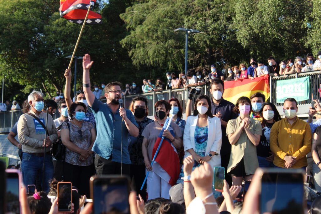 [Fotogalería]: Gabriel Boric encabeza multitudinaria convocatoria en Plaza Maipú