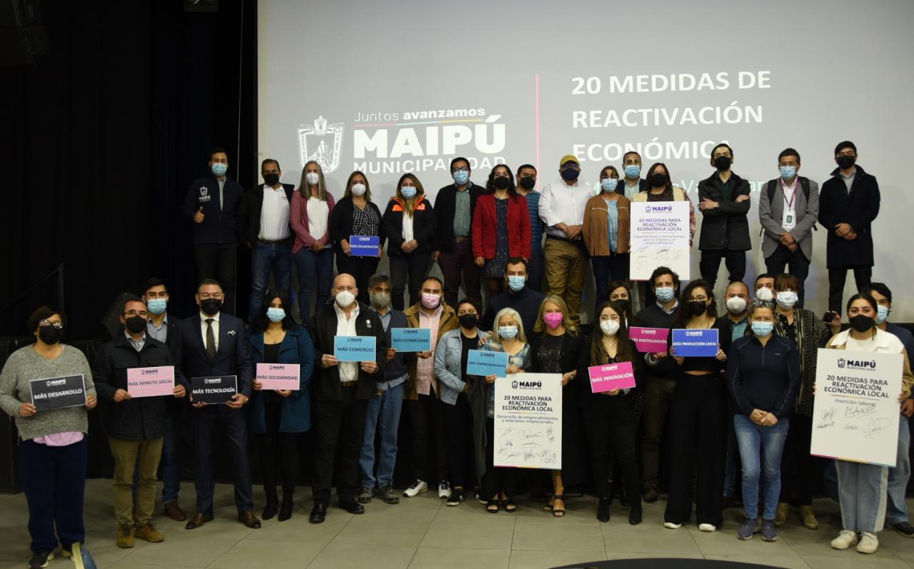 Municipalidad de Maipú y actores locales firman plan de reactivación económica: "el 0,5% de las empresas generan el 71% de las ventas de la comuna"