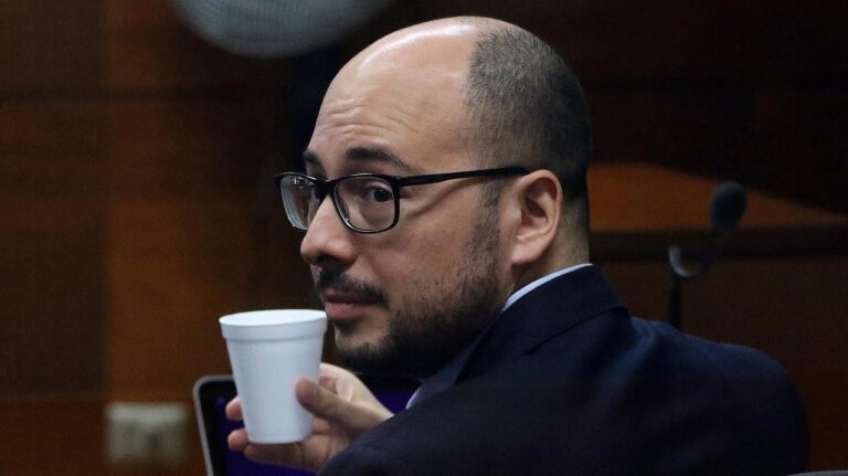 Nicolás López