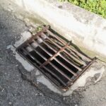 Intenso mal olor por filtración de gases de alcantarilla afecta a vecinos de Maipú 1 alcantarillado olor