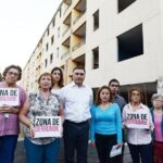 Acompañados del Alcalde de Maipú vecinos piden demolición de viviendas destruídas el 27f 1 cvittori2 1